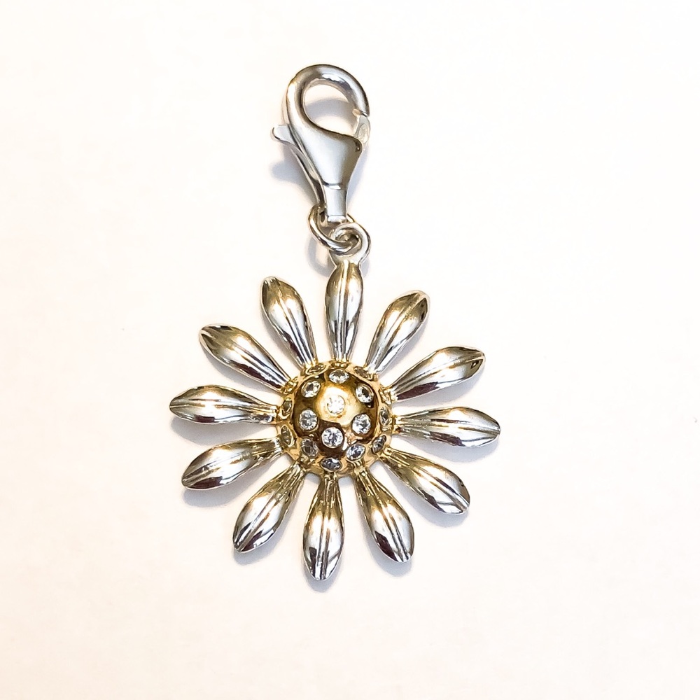 Daisy Flower Charm